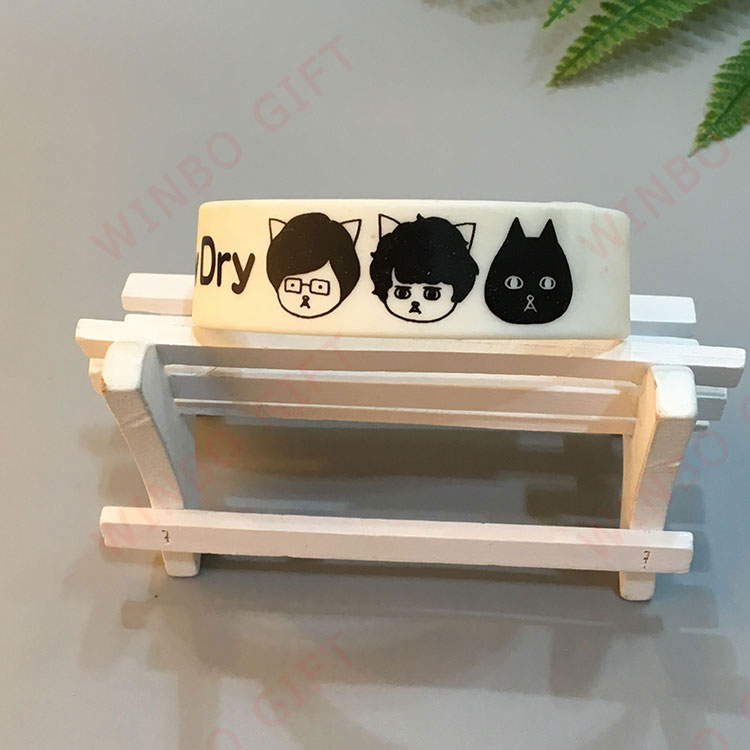 硅膠運(yùn)動(dòng)手環(huán)定制