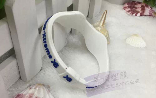 華潤(rùn)萬(wàn)家連鎖超市手環(huán)產(chǎn)品展示