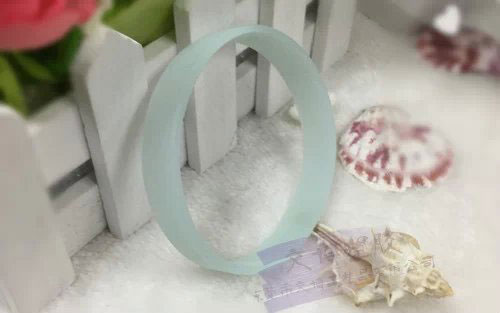 與上海王女士的硅膠發(fā)光手環(huán)案例