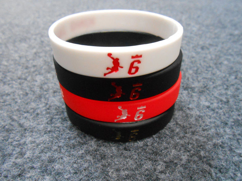 供應(yīng)運(yùn)動(dòng)性能硅膠手環(huán)