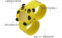 拍拍尺硅膠驅(qū)蚊手環(huán)
